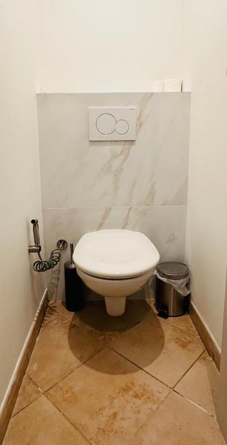 The Nice - 3 Rooms, 3Air Cond, 3Tv, 3Fans, 2 Wc, Wifi Everywhere 5Min Aeroport, Train, Beach, 1Min Tram, 15 Min Centre, Port, Parking Possible Dış mekan fotoğraf