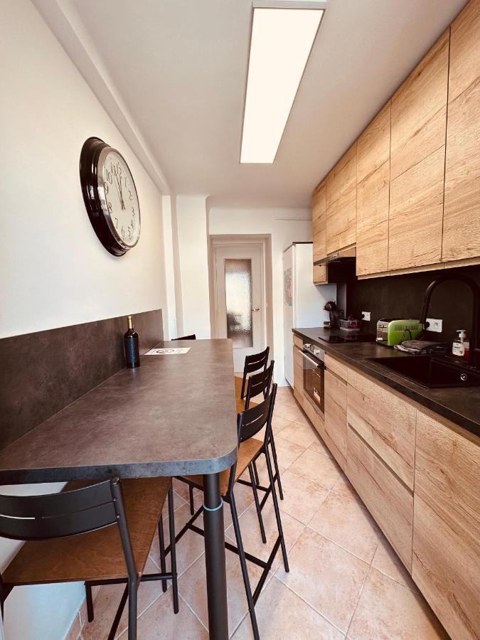 The Nice - 3 Rooms, 3Air Cond, 3Tv, 3Fans, 2 Wc, Wifi Everywhere 5Min Aeroport, Train, Beach, 1Min Tram, 15 Min Centre, Port, Parking Possible Dış mekan fotoğraf