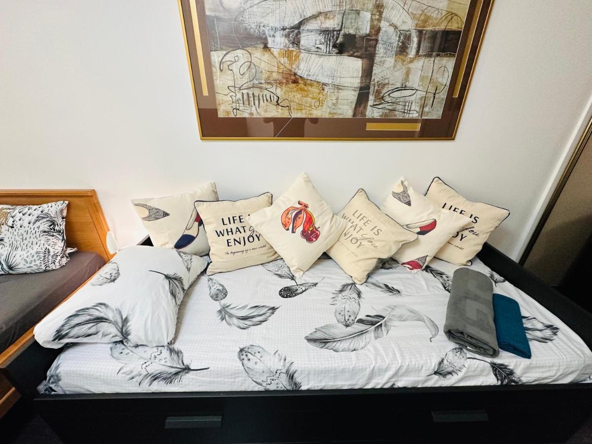 The Nice - 3 Rooms, 3Air Cond, 3Tv, 3Fans, 2 Wc, Wifi Everywhere 5Min Aeroport, Train, Beach, 1Min Tram, 15 Min Centre, Port, Parking Possible Dış mekan fotoğraf